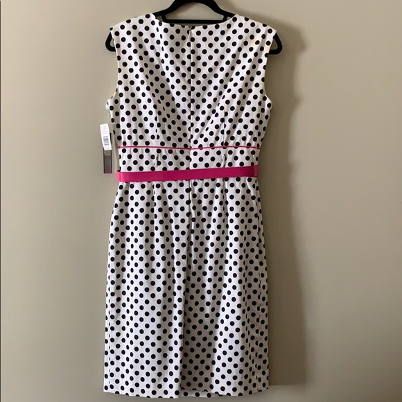 Sophisticated Polka Dot dress 👗 - Picture 3 of 6